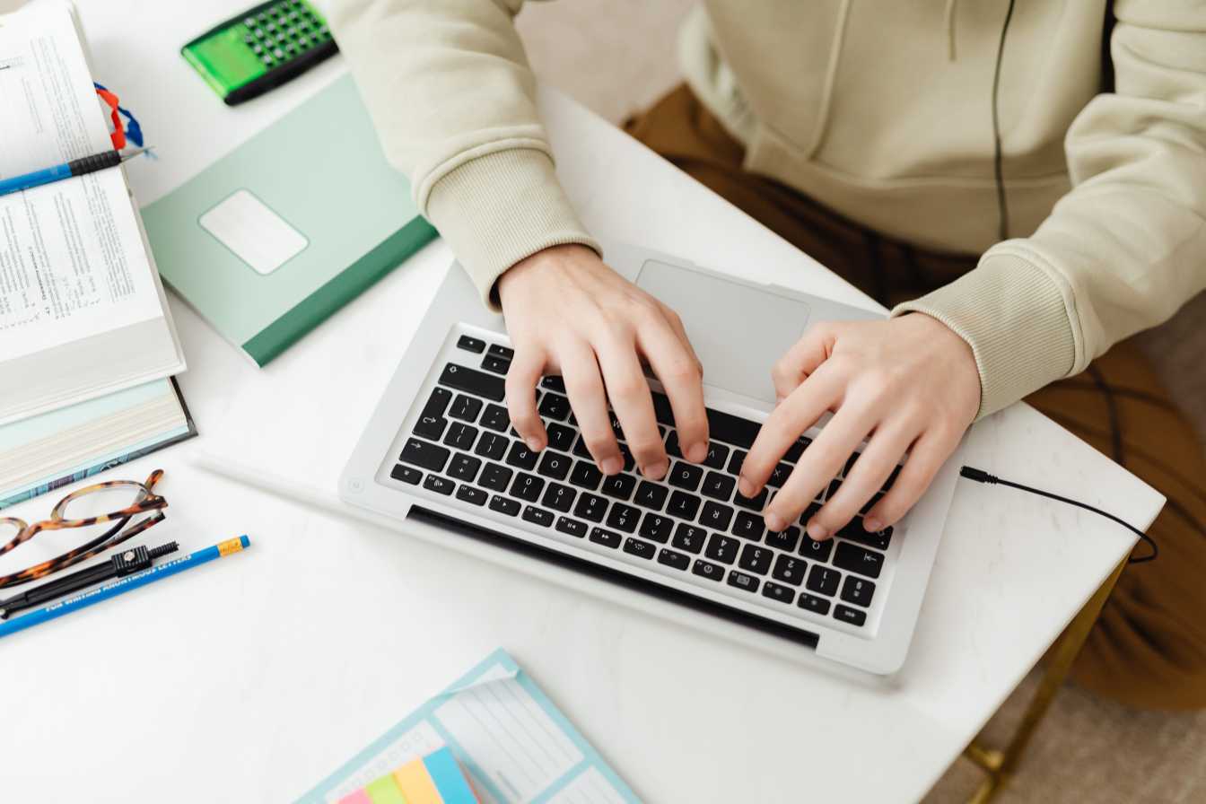 comment-gagner-de-l-argent-sur-internet-en-2026-9-methodes-accessibles-et-rentables-2