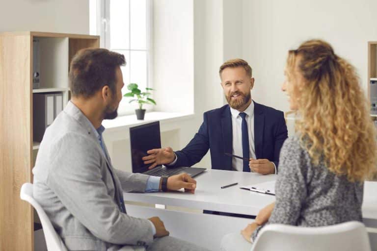 pourquoi passer par un courtier assurance en suisse 1